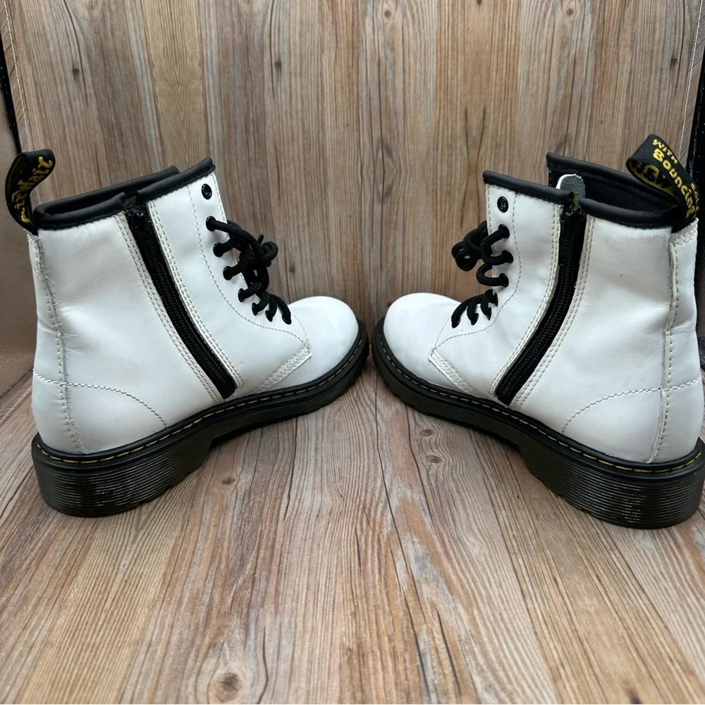 Dr. Martens 1040Y Youth Boots Size 5 White Patent Smooth Leather Lace up